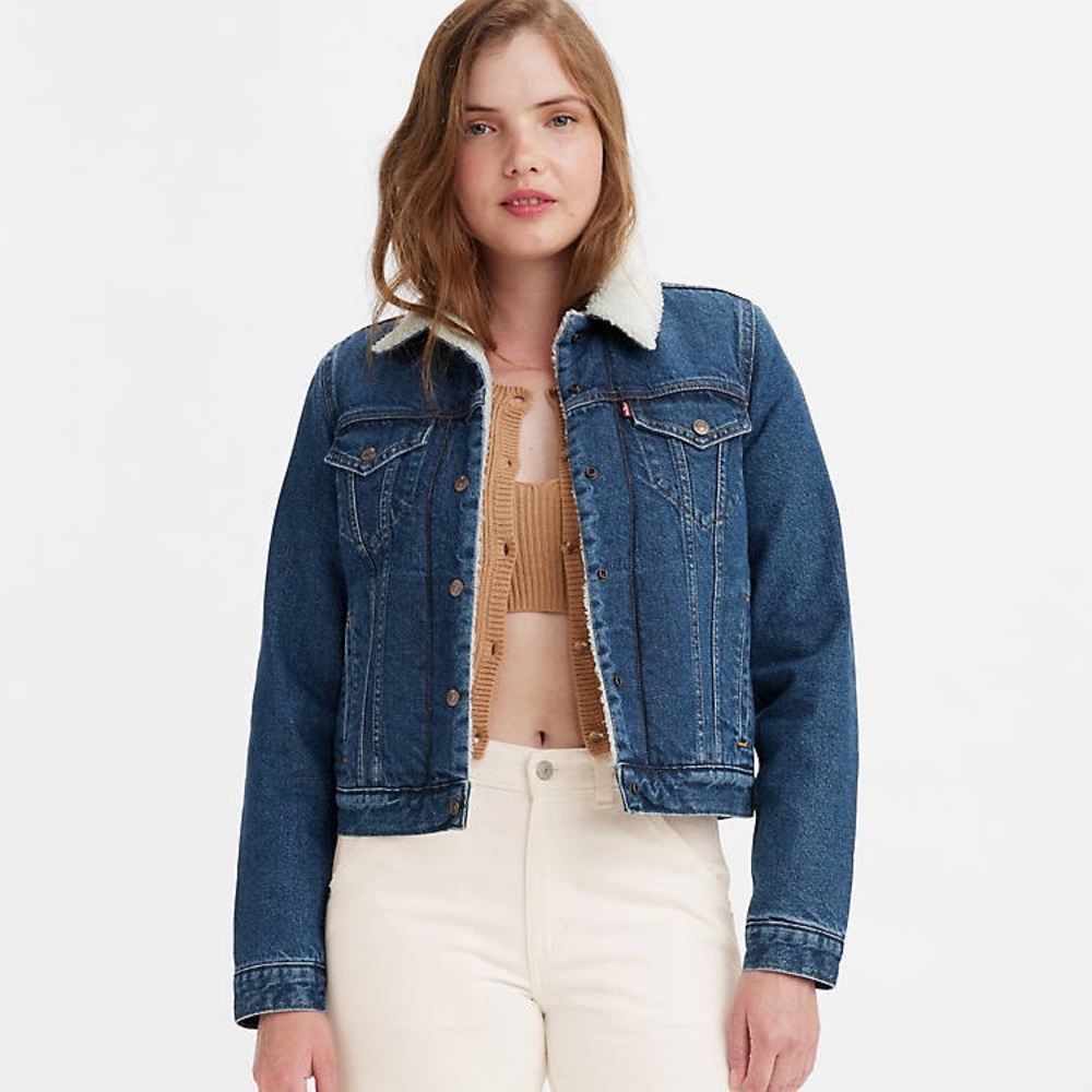 Levi’s sherpa trucker jacket women’s M